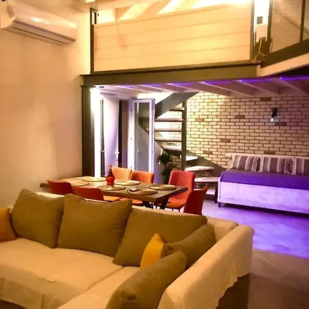 Anna's Private House ペラマ